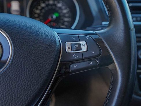 Used 2018 Volkswagen Tiguan SE image 14