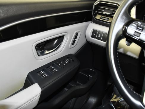 Used 2025 Honda Pilot Touring image 33