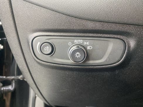 Used 2019 Chevrolet Equinox LT FWD image 23