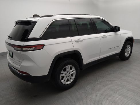 Used 2023 Jeep Grand Cherokee Laredo RWD image 10