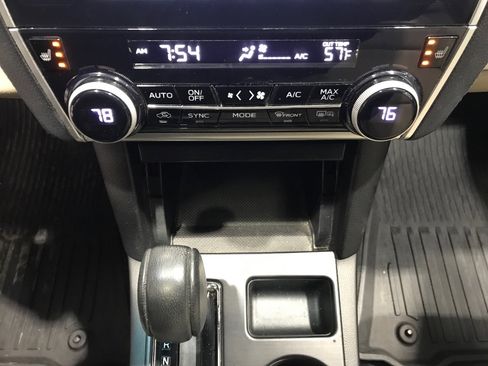 Used 2018 Subaru Outback 2.5i Limited image 34