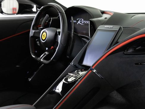 Used 2021 Ferrari Roma image 6
