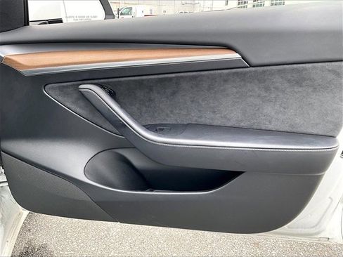 Used 2022 Tesla Model 3 Long Range image 12