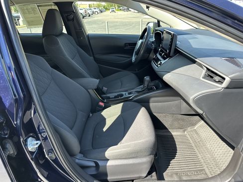 Used 2022 Toyota Corolla LE FWD image 33