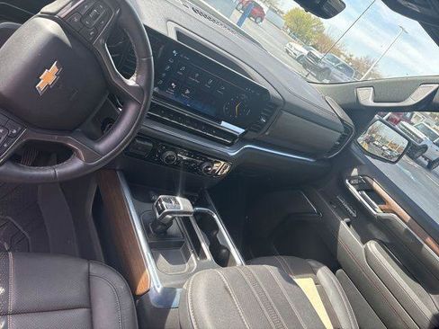 Used 2024 Chevrolet Silverado 1500 High Country image 2