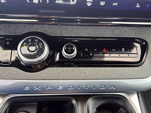 Used 2025 Ford Expedition Tremor image 16