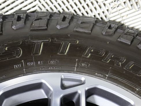 Used 2025 Ford F250 Platinum w/ Platinum Plus Package AWD/4WD image 56