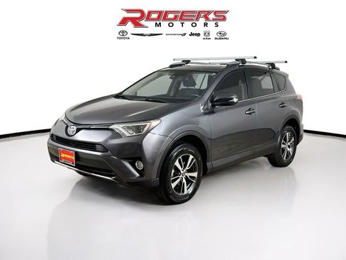 Used 2017 Toyota RAV4 XLE w/ Plus Special Value Package AWD/4WD image 8