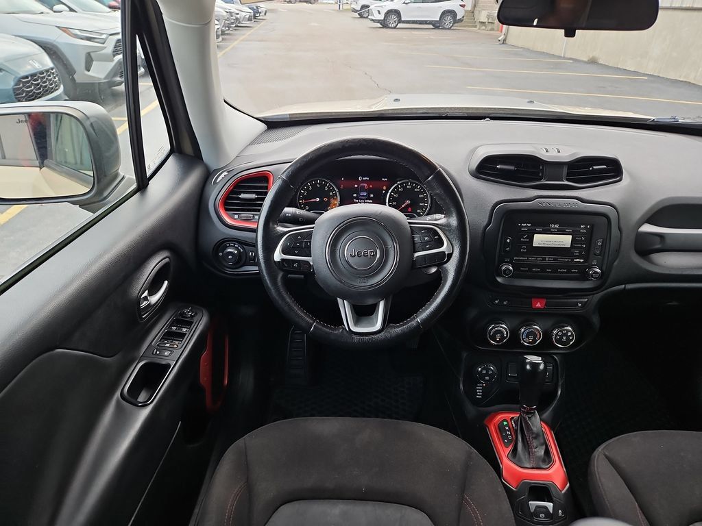 Used 2016 Jeep Renegade Trailhawk AWD/4WD image 14