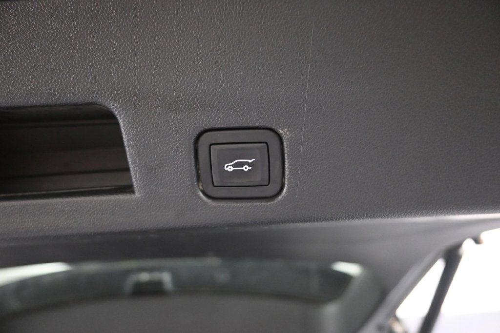 Used 2025 Chevrolet Traverse RS w/ LPO, Floor Liner Package AWD/4WD image 14