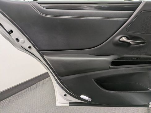 Used 2022 Lexus ES 350 w/ Accessory Package 2 image 21