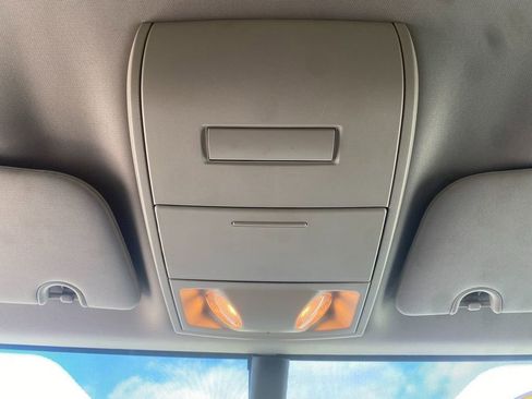 Used 2018 Dodge Grand Caravan SE w/ UConnect Hands-Free Group image 23