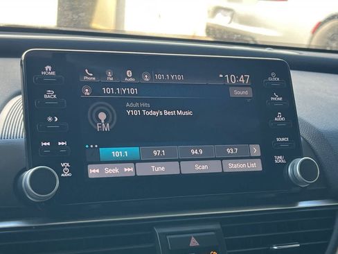Used 2018 Honda Accord Sport image 19