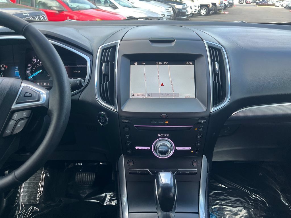 Used 2018 Ford Edge Titanium w/ Technology Package AWD/4WD image 18