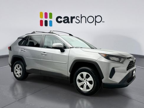 Used 2019 Toyota RAV4 LE w/ Carpet Mat Package image 7