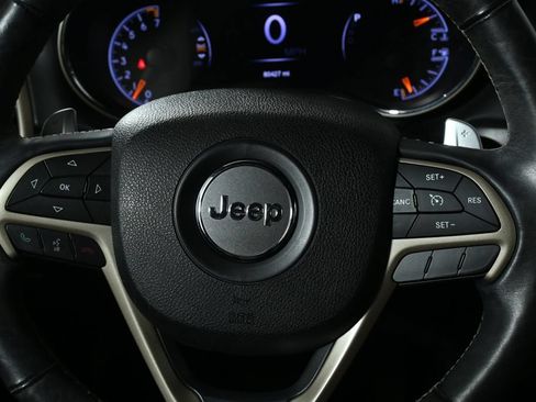 Used 2017 Jeep Grand Cherokee Limited AWD/4WD image 19