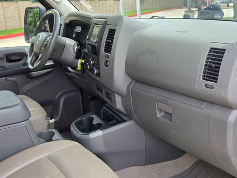 Used 2020 Nissan NV 3500 SL RWD image 27