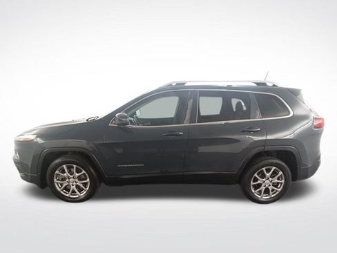 Used 2018 Jeep Cherokee Latitude Plus FWD image 5