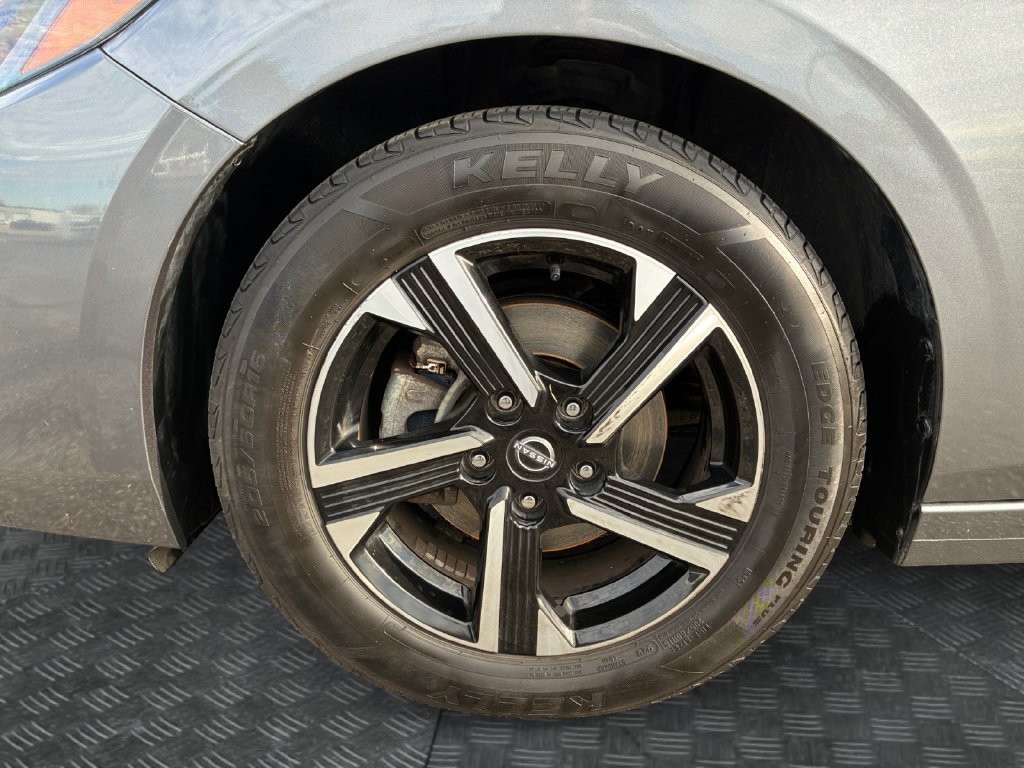 Used 2024 Nissan Sentra SV FWD image 22