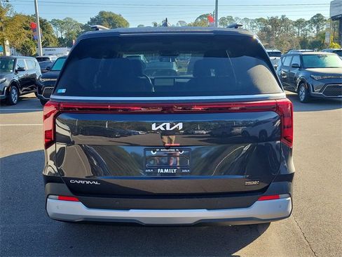 New 2026 Kia Carnival EX image 5