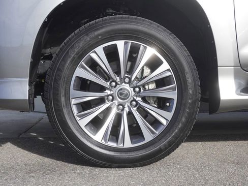 Used 2023 Lexus GX 460 Luxury image 32