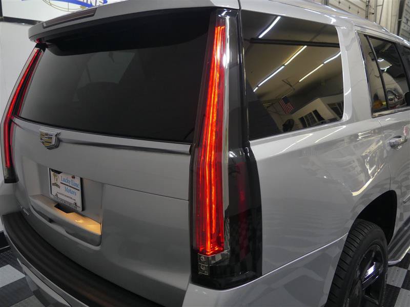 Used 2017 Cadillac Escalade Luxury AWD/4WD image 15
