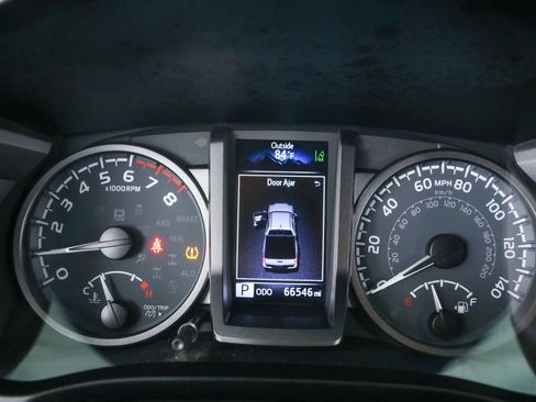 Used 2022 Toyota Tacoma TRD Sport w/ Technology Package AWD/4WD image 16