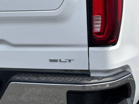 Used 2025 GMC Sierra 1500 SLT AWD/4WD image 39