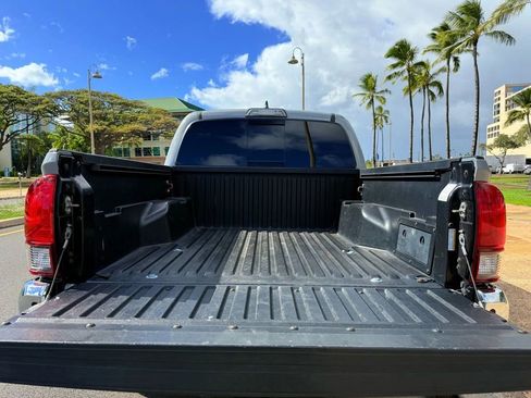 Used 2019 Toyota Tacoma SR5 image 17