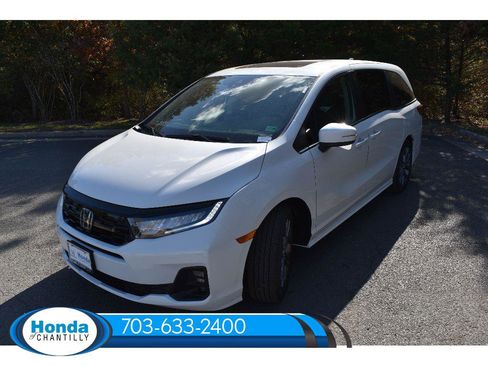 New 2026 Honda Odyssey Touring image 4