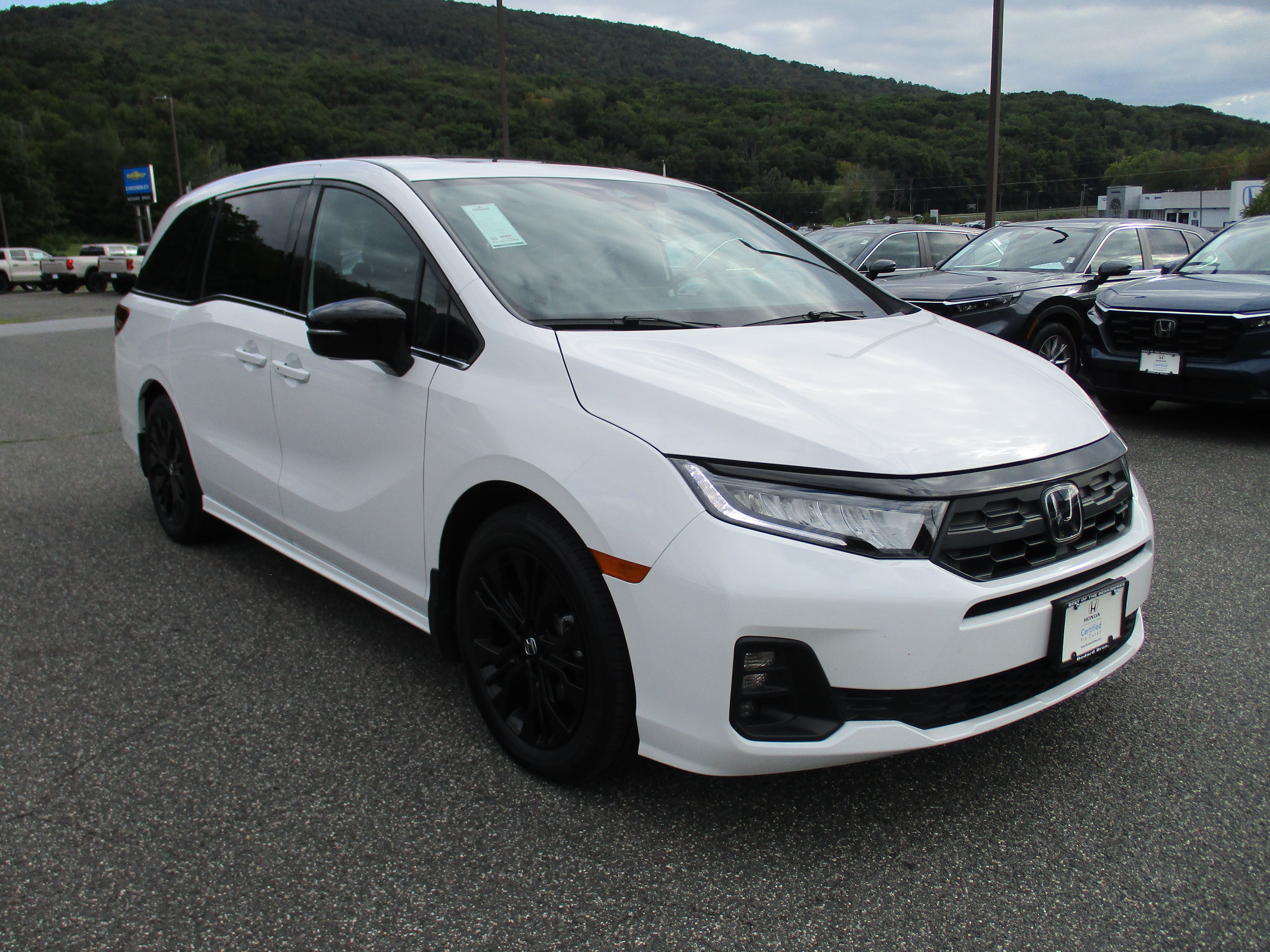 Certified 2025 Honda Odyssey Sport-L image 3