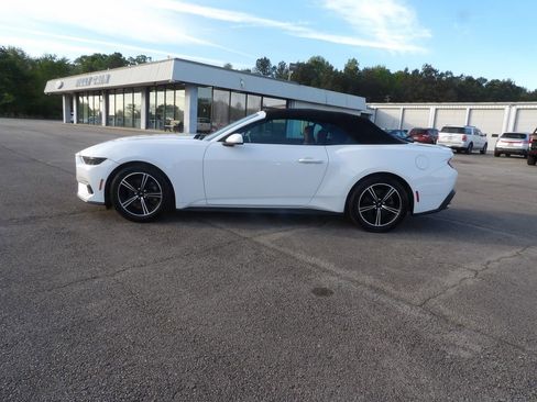 Used 2025 Ford Mustang Premium RWD image 6