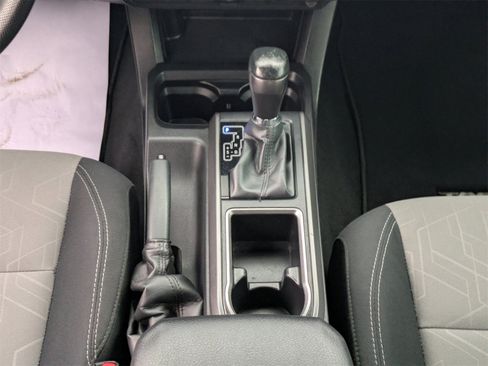 Used 2020 Toyota Tacoma TRD Sport w/ Phone Cable & Charge Package image 21