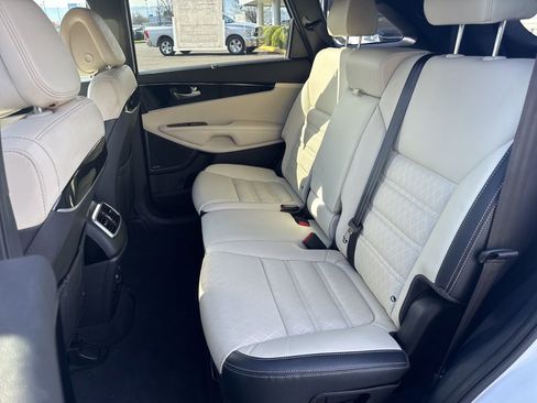 Used 2016 Kia Sorento SX w/ SXL Technology Package image 11
