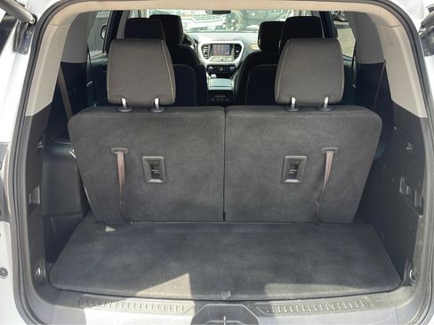 Used 2018 GMC Acadia SLE image 29