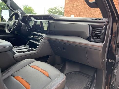 Used 2024 GMC Sierra 2500 AT4 w/ AT4 Premium Plus Package AWD/4WD image 29
