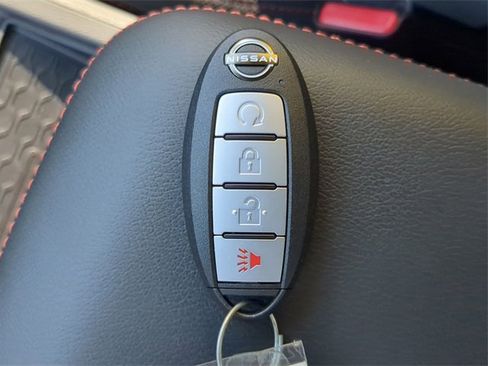 Certified 2025 Nissan Frontier PRO-4X w/ Pro Convenience Package image 28