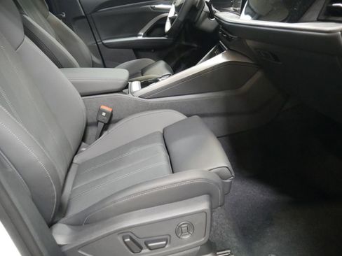 New 2025 Audi Q5 Premium Plus image 22