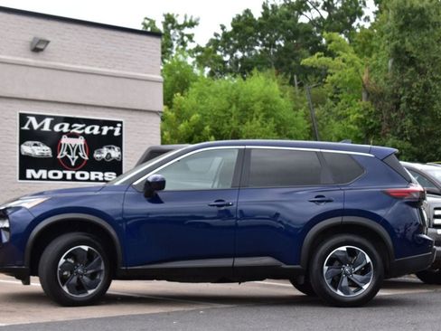 Used 2026 Nissan Rogue SV AWD/4WD image 4