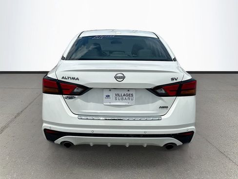 Used 2023 Nissan Altima 2.5 SV w/ SV Premium Package AWD/4WD image 6