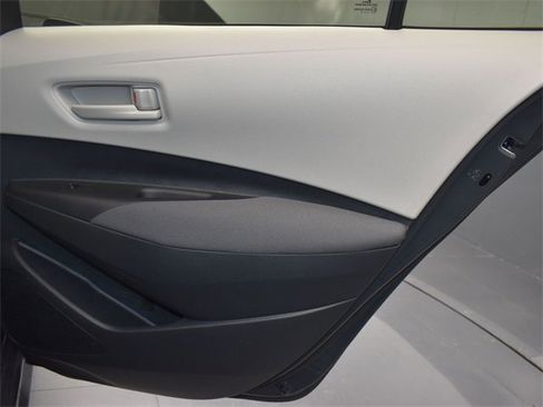 Used 2025 Toyota Corolla LE image 14