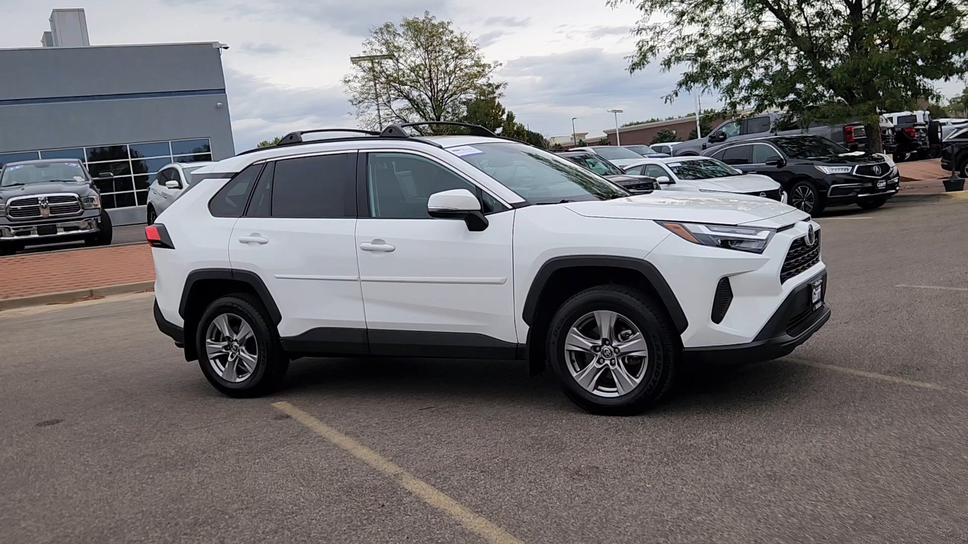 Used 2025 Toyota RAV4 XLE w/ Convenience Package AWD/4WD image 9