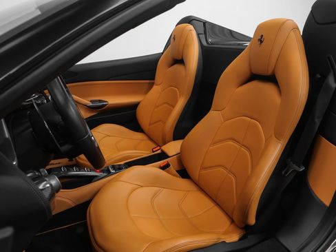 Used 2018 Ferrari 488 Spider RWD image 13