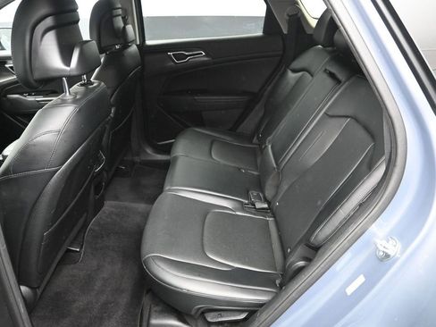 Certified 2024 Kia Sportage EX image 30