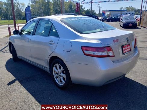 Used 2010 Toyota Camry LE image 3