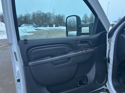 Used 2013 GMC Sierra 3500 Denali image 12