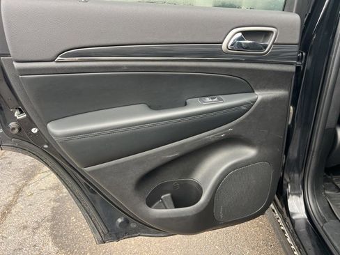 Used 2020 Jeep Grand Cherokee Limited X image 17