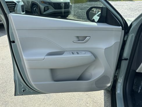 Used 2024 Hyundai Kona SEL image 13