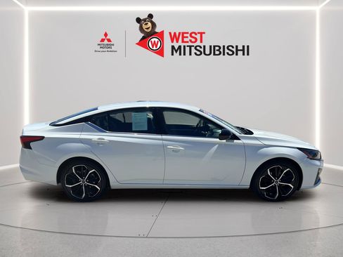 Used 2024 Nissan Altima 2.5 SR FWD image 6