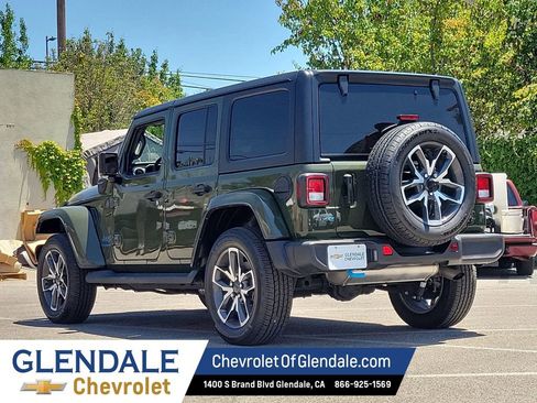 Used 2024 Jeep Wrangler Unlimited AWD/4WD image 13